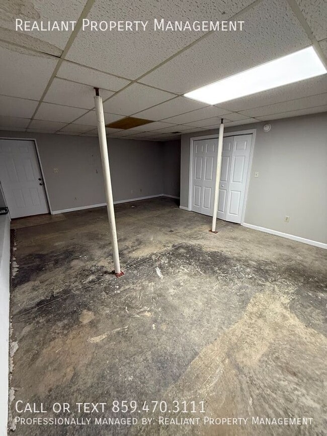 Photo - 223 Tanbark Dr