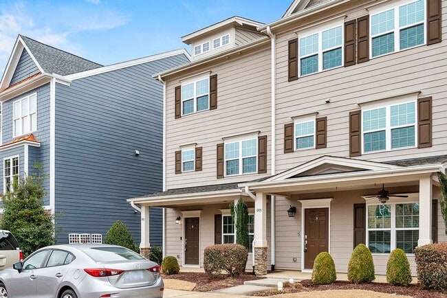 Photo - Perfect Location – Gorgeous 4BR/4BA Townho...