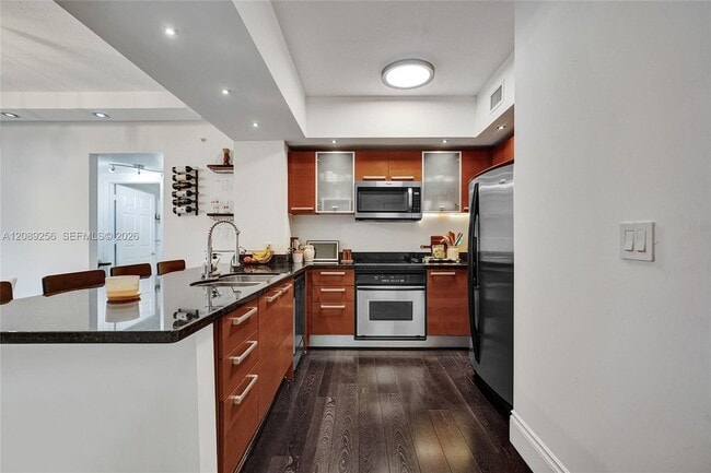 2030 Douglas Rd Unit 401
