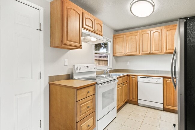 Photo - 9725 N Edison St Unit 9725