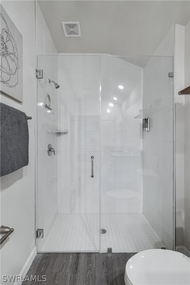 Building Photo - 2620 NE 5th Ave