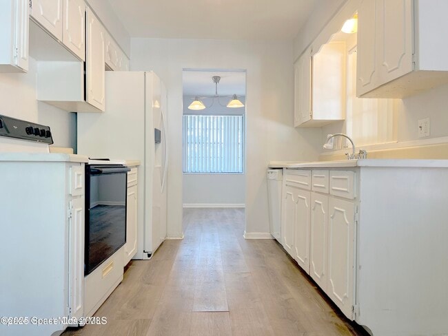 Photo - 1345 Fiddler Ave