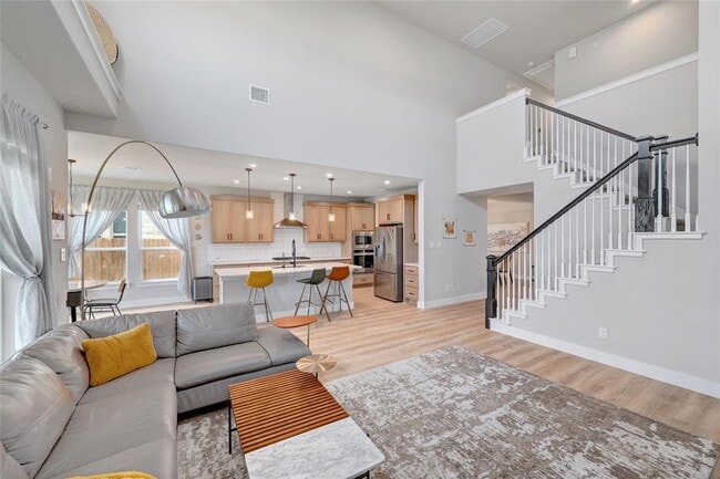 Photo - 317 Rock Knl St