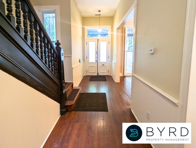 Photo - 309 W Marshall St