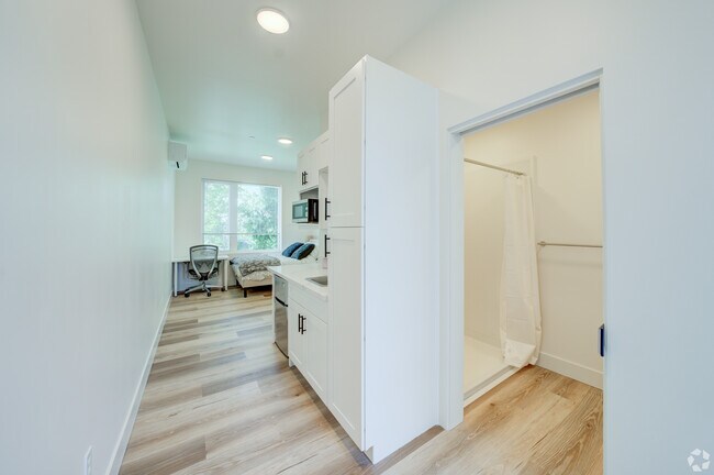 Studio, 1 BA 270 SF
