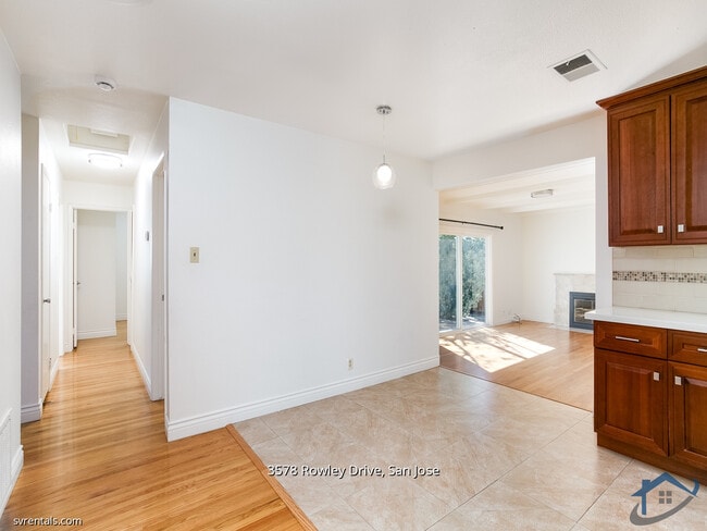 Photo - 3578 Rowley Dr