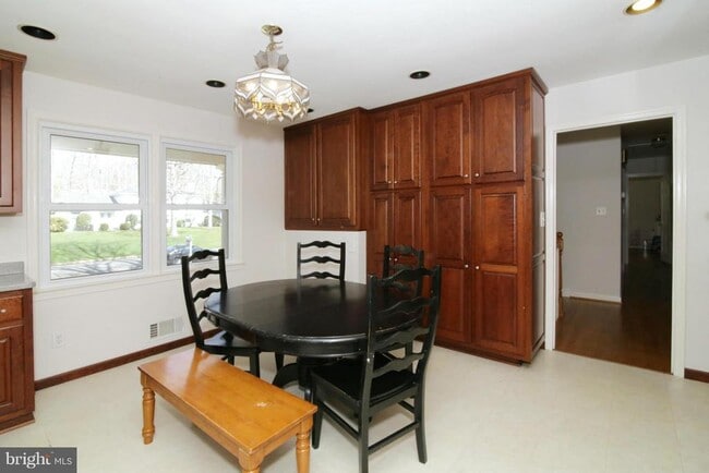 Photo - 8947 Colesbury Pl