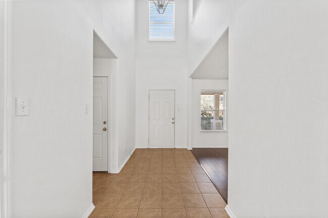 Photo - 6 Druids Glen Pl