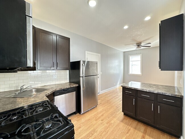 Photo - 4452 N Sheridan Rd Unit 4