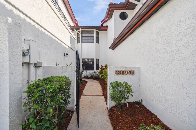 Photo - 2590 Sykes Creek Dr