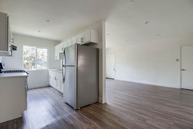 Photo - Stylish Mid-Century Building in West Adams Park Tract