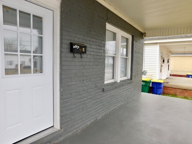 Photo - 309 Memorial Ave