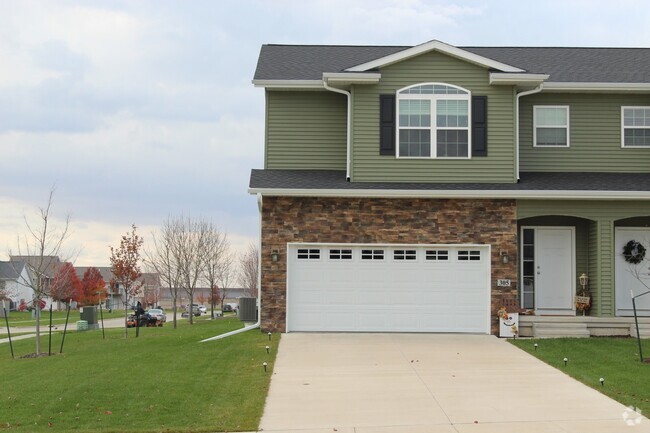 Building Photo - 3 bed/2.5 bath - in North Liberty Rental