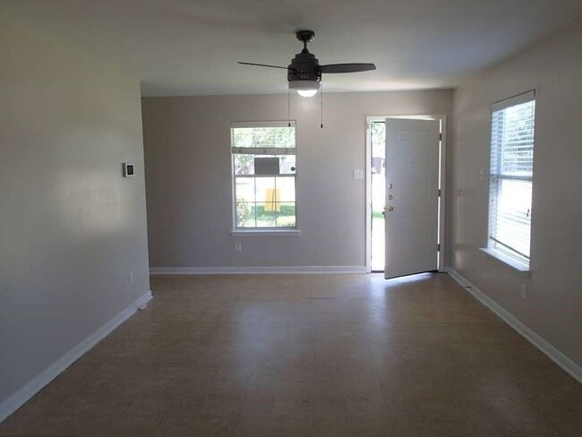 Photo - 6906 Lost Timber Ln