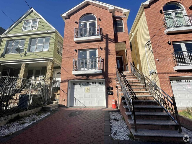 Building Photo - 60 Bostwick Ave Rental