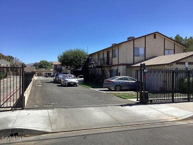 Building Photo - 4128 W Ave L Unit G