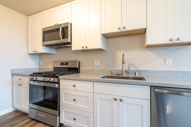 Photo - 556 Heathcliff Dr