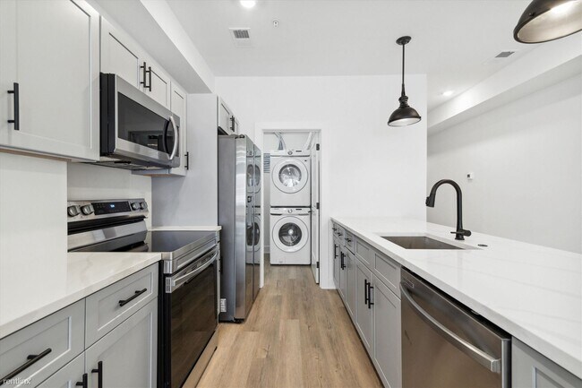 Photo - 5 br, 3 bath Triplex - 1834 N 18th St Unit... Unidad 113