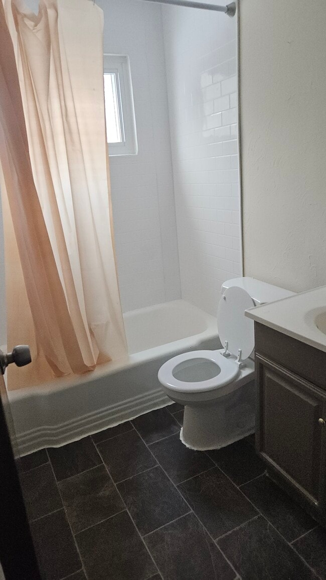 Photo - 209 Dalepark Dr