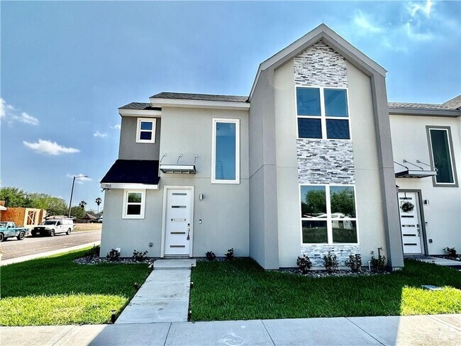 Building Photo - 701 W Seminole Ave Rental