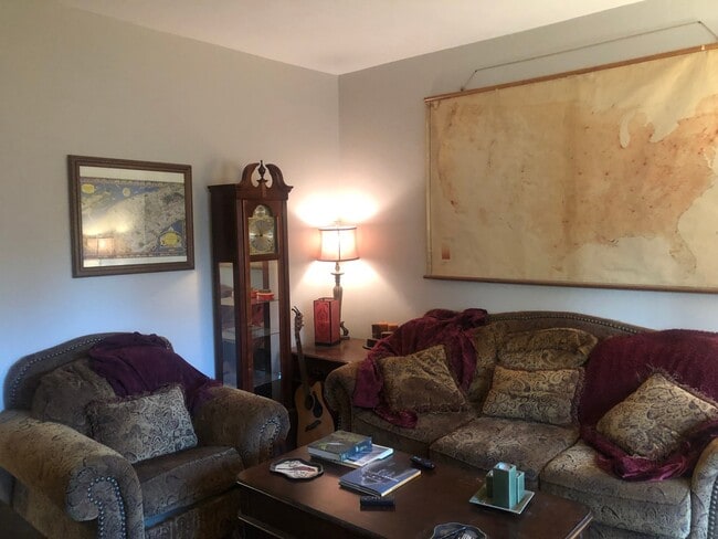 365 Edmund Ave W