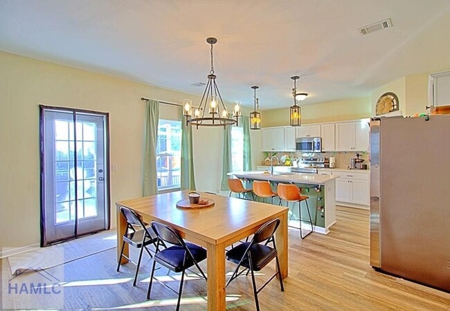 Photo - 980 Turpentine Trl