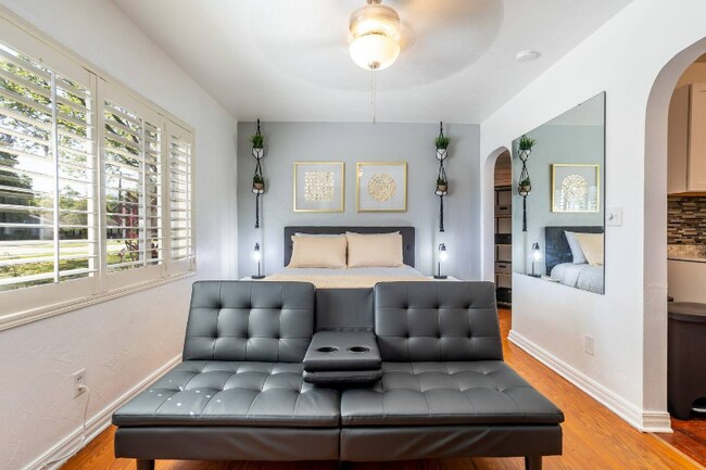 Photo - 3120 Peel Ave Unidad 1