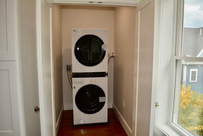 Photo - 10 Whitford St