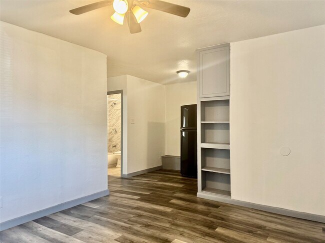 Photo - 1001 Spooner St Unidad C