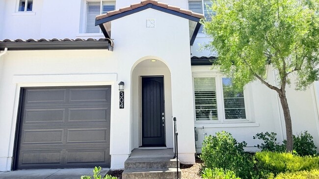 Photo - 304 Karelian St