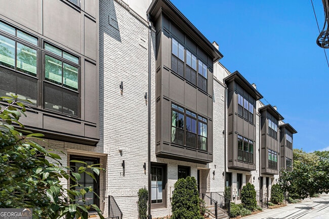 Building Photo - 574 Boulevard Pl NE Rental