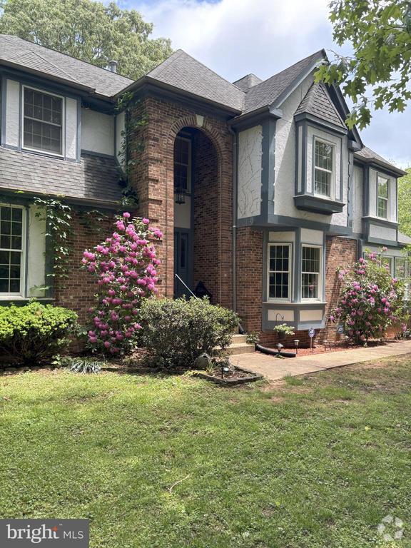 Building Photo - 3059 Southampton Dr Rental