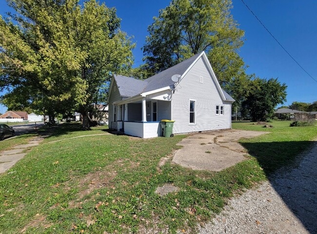 Building Photo - 701 N Court St Rental