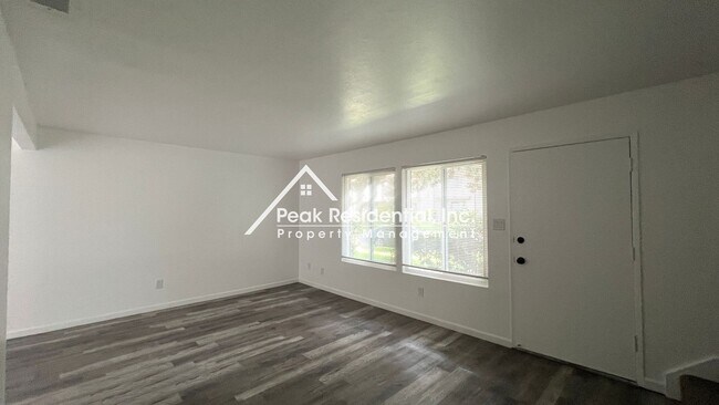Photo - Wonderful 3bd/1.5ba Townhouse!