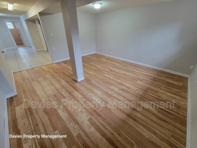 Photo - 10316-10156 156 St NW