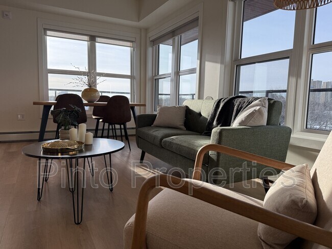 Photo - 8615-8108 108 St NW