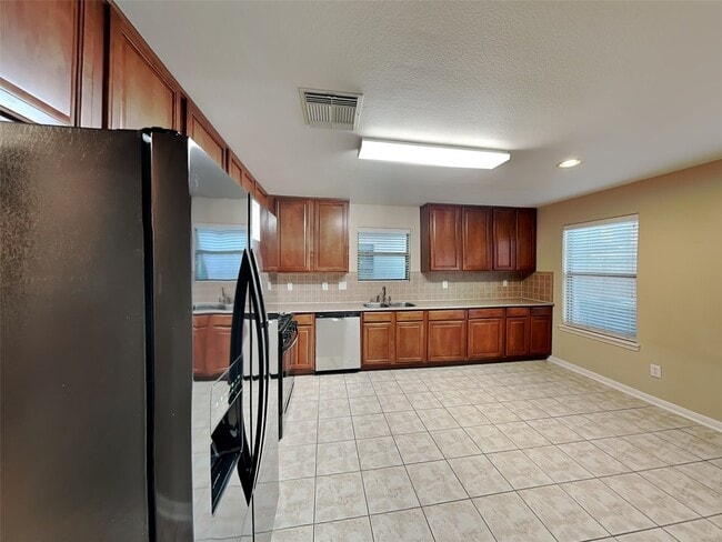 Photo - 18302 Fair Grange Ln