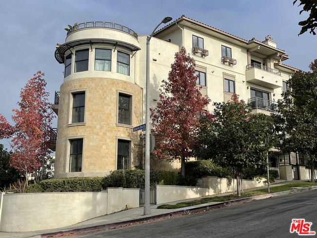 Building Photo - 1636 S Beverly Glen Blvd
