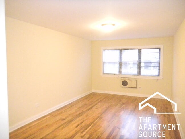 Photo - 696 Elm Pl Unidad 106