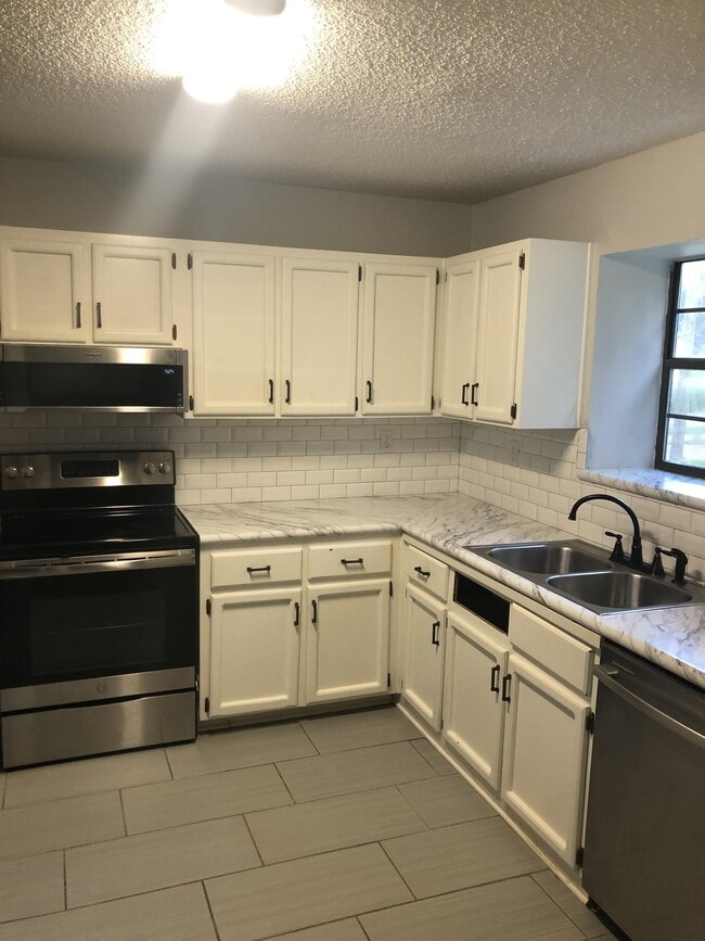 Building Photo - 1242 Chee Ln Rental
