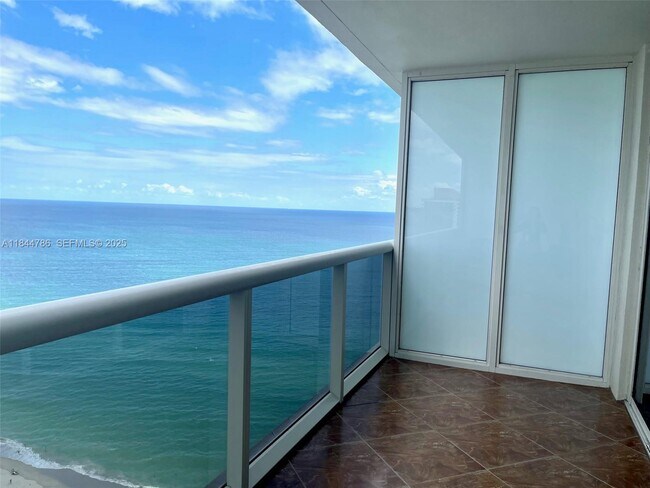Photo - 1830 S Ocean Dr Unidad 3009