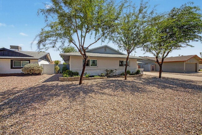 8219 E Valley View Rd