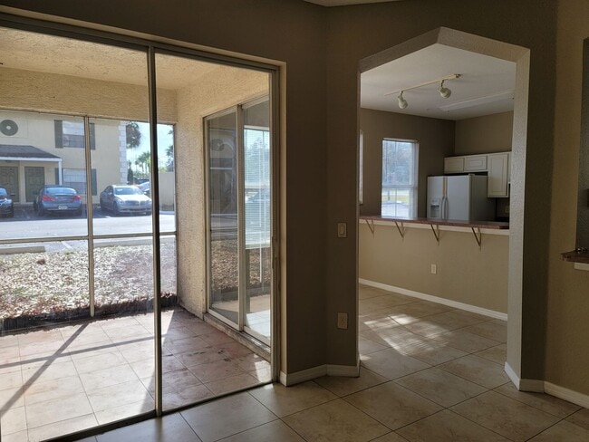 Photo - Large Sunridge Palms townhome across from USF!