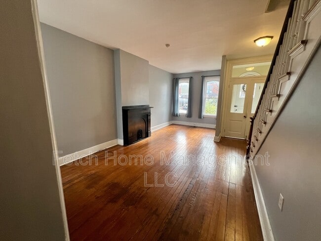 Photo - 533 W Walnut St