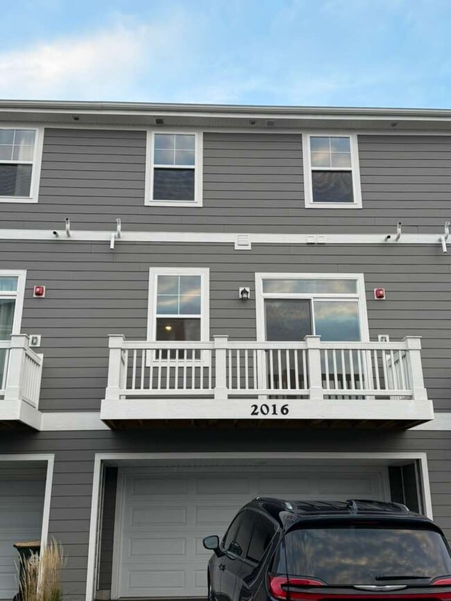 Photo - 2016 Yellowstone Blvd