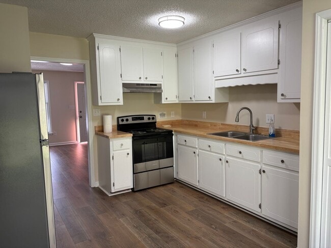 Photo - 102 Hickory Hills Ct