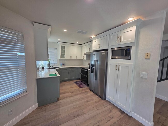 35 Beechwood Ct