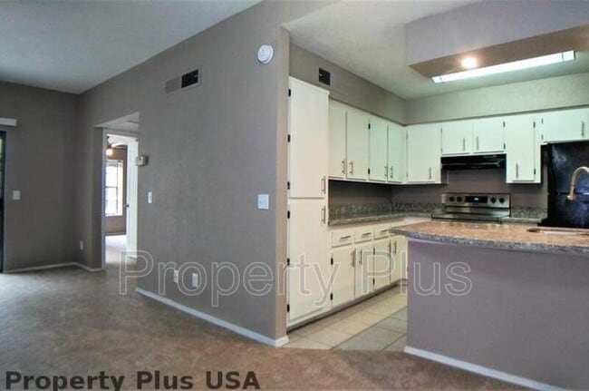 Building Photo - 8020 E Thomas Rd