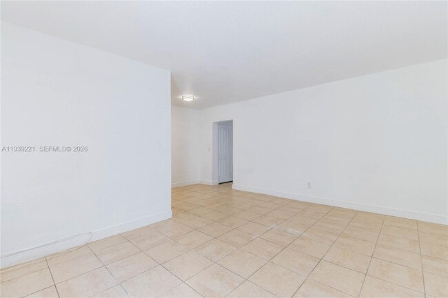 Photo - 6913 Rue Vendome Unit 4