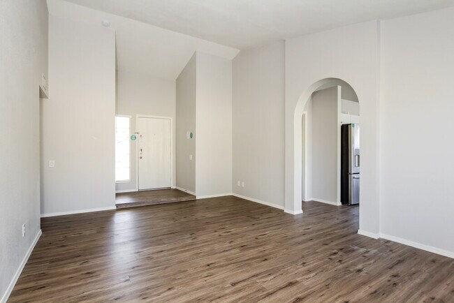 Photo - 208 W Oraibi Dr